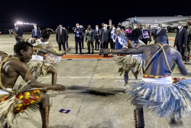 Il Presidente della Repubblica Sergio Mattarella al suo arrivo a Maputo in occasione della visita di Stato