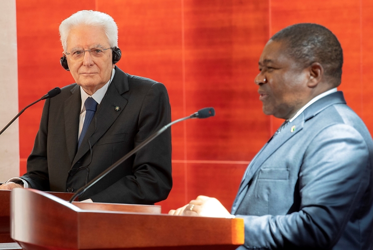 I Presidenti Mattarella e Nyusi nel corso delle dichiarazioni alla stampa