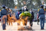 Il Presidente Mattarella depone una corona di fiori al Monumento agli Eroi Mozambicani