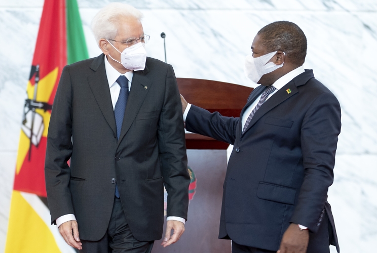 Il Presidente della Repubblica Sergio Mattarella con il Presidente della Repubblica del Mozambico Filipe Jacinto Nyusi, al termine delle dichiarazione alla stampa