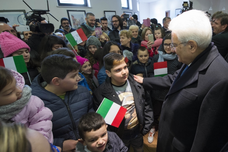 Il Presidente Sergio Mattarella incontra gli sfollati del terremoto ospitati 