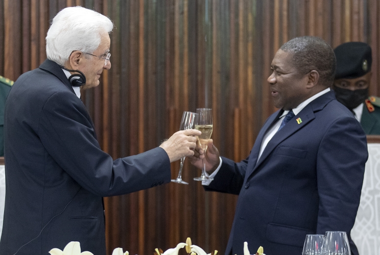 Il Presidente della Repubblica, Sergio Mattarella, con il Presidente della Repubblica del Mozambico, Filipe Jacinto Nyusi, in occasione del Pranzo di Stato