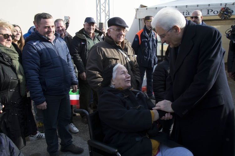 Il Presidente Sergio Mattarella incontra gli sfollati del terremoto ospitati 