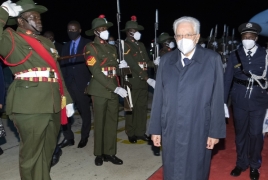  Il Presidente della Repubblica Sergio Mattarella al suo arrivo a Lusaka, in occasione della visita ufficiale in Zambia