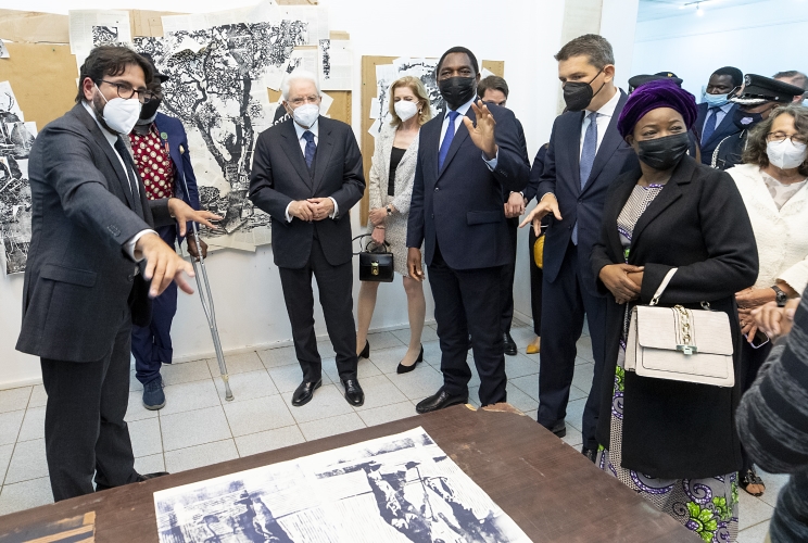 Il Presidente della Repubblica Sergio Mattarella con il Presidente dello Zambia, Hakaind Hichilema, visitano il Museo Nazionale di Lusaka
