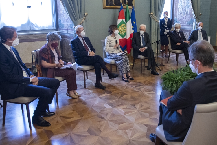 Il Presidente della Repubblica Sergio Mattarella incontra una delegazione del Comitato scientifico della Fondazione Vittorio Occorsio 
