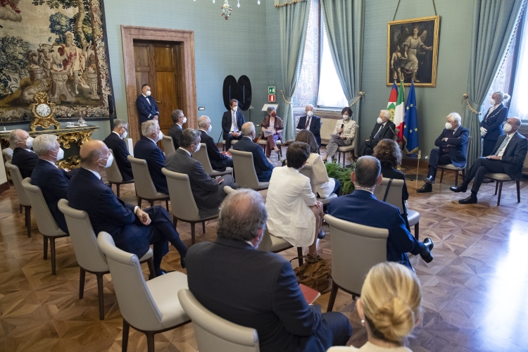 Il Presidente della Repubblica Sergio Mattarella incontra una delegazione del Comitato scientifico della Fondazione Vittorio Occorsio 
