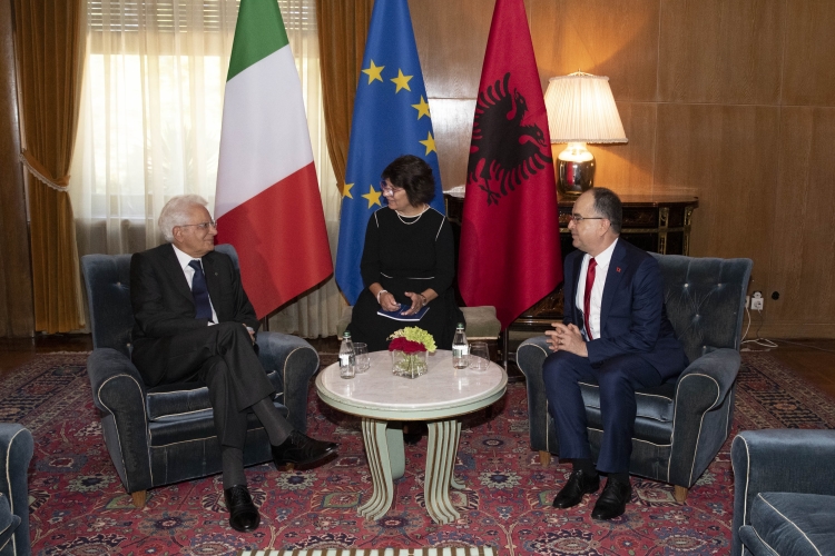 Il Presidente della Repubblica Sergio Mattarella con il Presidente della Repubblica d'Albania Bajram Begaj durante i colloqui