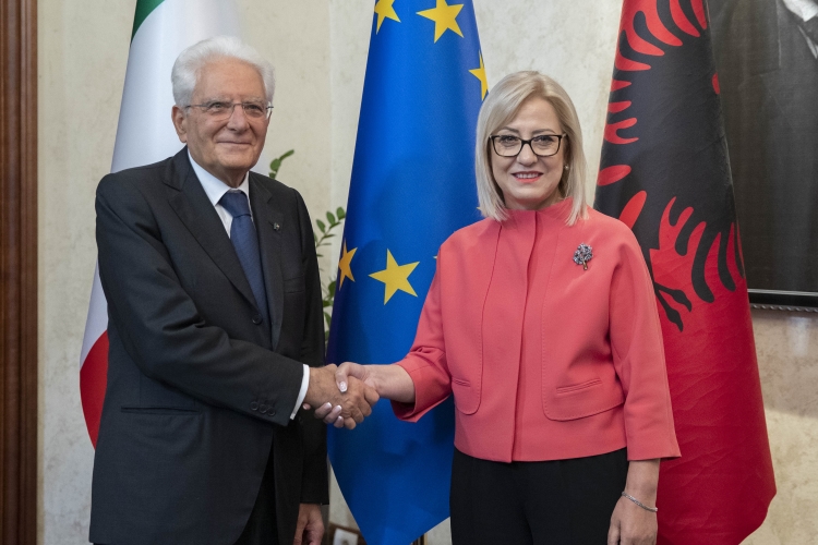 Il Presidente Sergio Mattarella con il Presidente del Parlamento Lindita Nikolla in occasione della Visita Ufficiale nella Repubblica d'Albania 