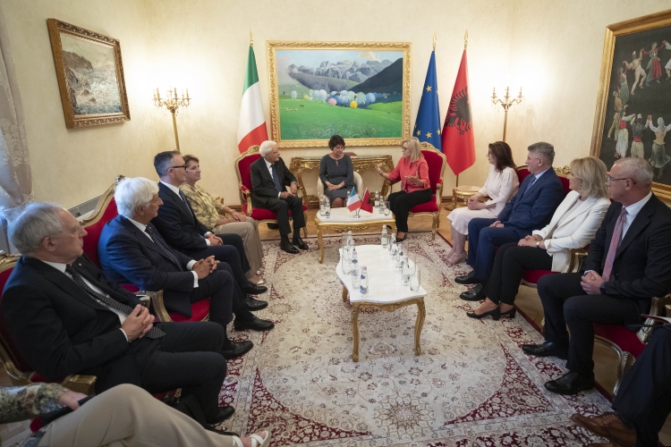 Il Presidente Sergio Mattarella con il Presidente del Parlamento Lindita Nikolla in occasione della Visita Ufficiale nella Repubblica d'Albania 