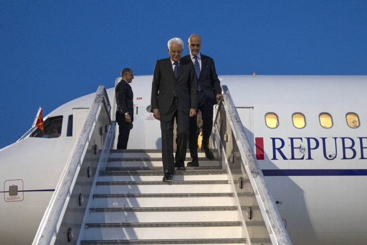Il Presidente della Repubblica Sergio Mattarella all’aeroporto internazionale di Skopje,in occasione della visita Ufficiale

