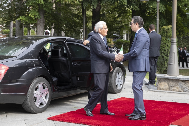 Il Presidente della Repubblica Sergio Mattarella accolto dal Presidente della Repubblica di Macedonia del Nord, Stevo Pendarovski, in occasione della visita Ufficiale
