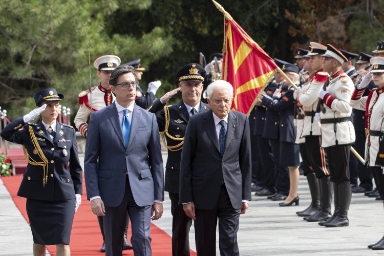 
Il Presidente della Repubblica Sergio Mattarella con il Presidente della Repubblica di Macedonia del Nord, Stevo Pendarovski, riceve gli onori militari in occasione della visita Ufficiale
