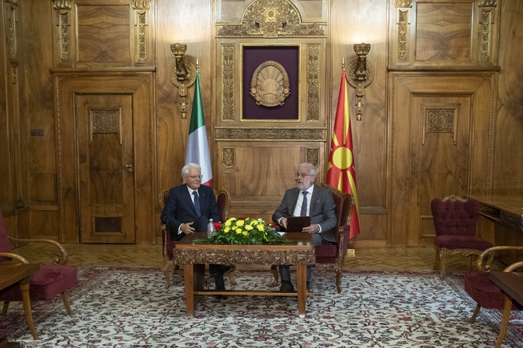 Il Presidente Sergio Mattarella con il Presidente dell'Assemblea della Repubblica di Macedonia del Nord, Talat Xhaferi