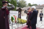 Il Presidente Mattarella depone una corona di fiori presso il Monumento a Goce Delchev