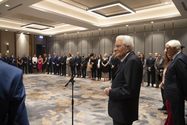 Il Presidente della Repubblica Sergio Mattarella incontra  una rappresentanza della collettività italiana a Skopje
