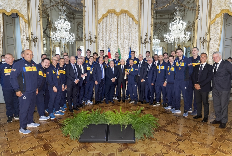 Il Presidente Sergio Mattarella al termine dell'incontro con la Nazionale italiana di pallavolo maschile di rientro dal campionato mondiale