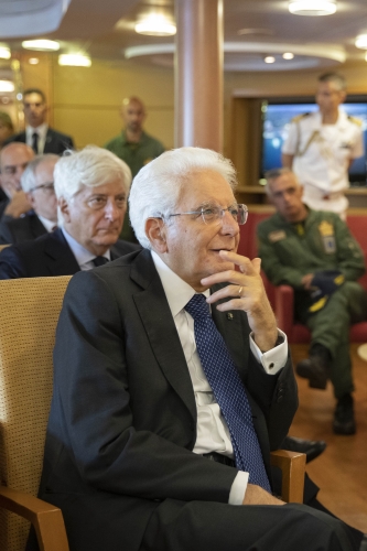 Il Presidente della Repubblica Sergio Mattarella in sala del Consiglio di Nave Cavour 
