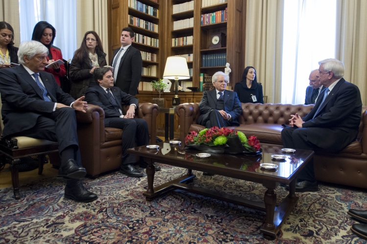 Il Presidente Sergio Mattarella con il Presidente della Repubblica Ellenica Prokopīs Pavlopoulos