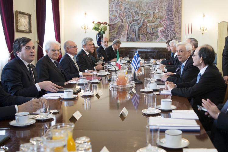 Il Presidente Sergio Mattarella con il Presidente della Repubblica Ellenica Prokopīs Pavlopoulos 