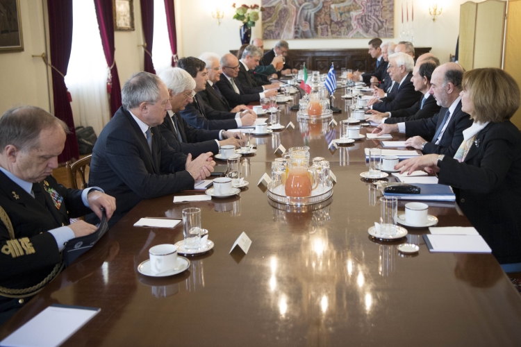 Il Presidente Sergio Mattarella con il Presidente della Repubblica Ellenica Prokopīs Pavlopoulos