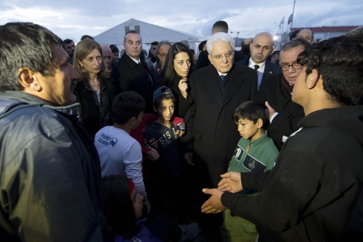 Il Presidente Sergio Mattarella visita il campo profughi di Eleonas