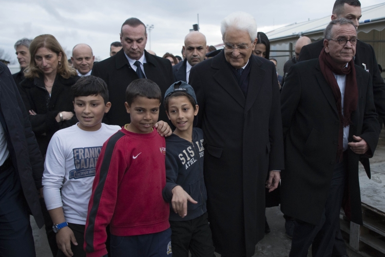 Il Presidente Sergio Mattarella visita il campo profughi di Eleonas