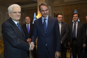 Il Presidente della Repubblica Sergio Mattarella con il Presidente di Neo Demokratia, Kyriakos Mitsotakis
