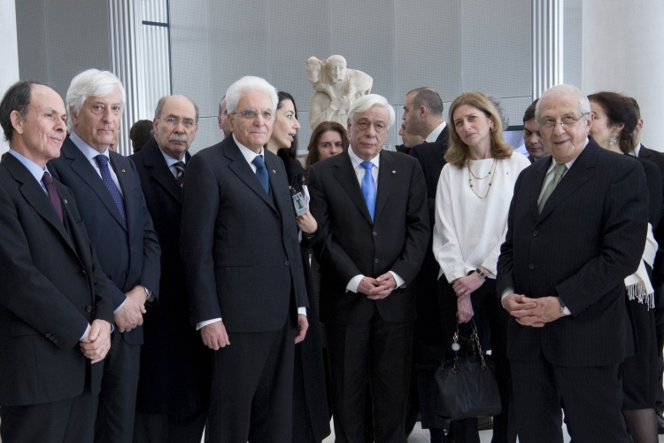 Il Presidente Sergio Mattarella visita ad Atene il Museo dell'Acropoli insieme al Presidente della Repubblica Ellenica 