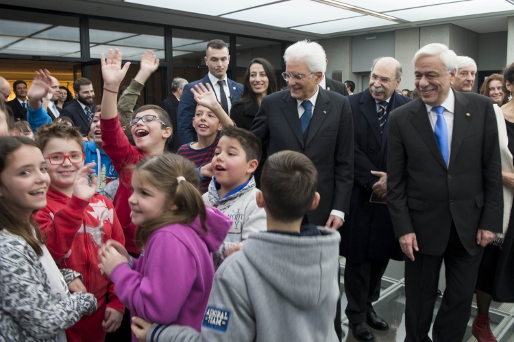 Il Presidente Sergio Mattarella visita ad Atene il Museo dell'Acropoli insieme al Presidente della Repubblica Ellenica 