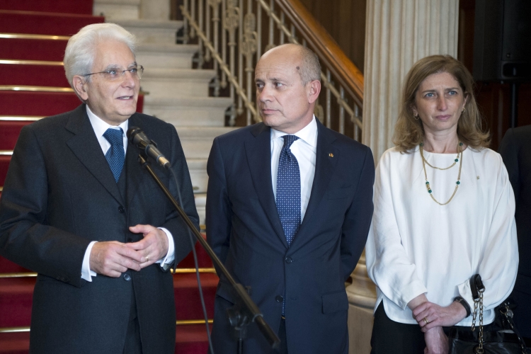 Il Pesidente della Repubblica Sergio Mattarella con l’Ambasciatore d’Italia 
