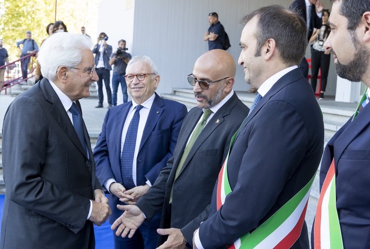 Grugliasco - Il Presidente della Repubblica Sergio Mattarella accolto dal Ministro dell'Istruzione Patrizio Bianchi, Stefano Allasia, Presidente del Consiglio Regionale del Piemonte , Stefano Lo Russo, Sindaco della città metropolitana di Torino e Emanuele Gaito, Sindaco di Grugliasco, in occasione dell'inaugurazione dell'anno scolastico 