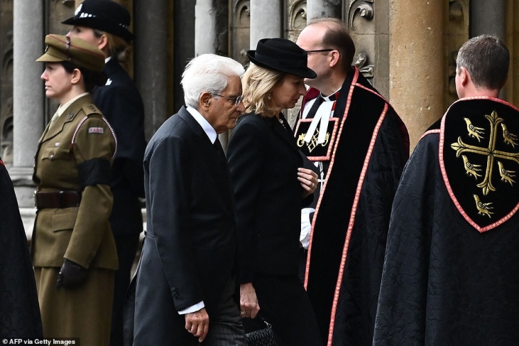 Il Presidente Mattarella e la signora Laura ai funerali della Regina Elisabetta II
