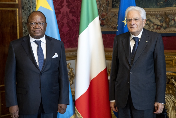 Il Presidente Sergio Mattarella con S.E. il Signor Paul-Emile Tshinga Ahuka, nuovo Ambasciatore della Repubblica Democratica del Congo, in occasione della presentazione delle Lettere Credenziali
