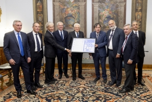 Il Presidente Sergio Mattarella nel corso dell'incontro con il Prof. Giorgio Parisi, Premio Nobel per la fisica, con una delegazione 