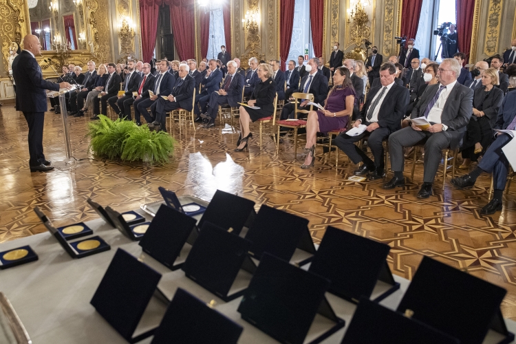 Il Presidente della Repubblica Sergio Mattarella durante la cerimonia di premiazione dei vincitori Eni Award 2022
