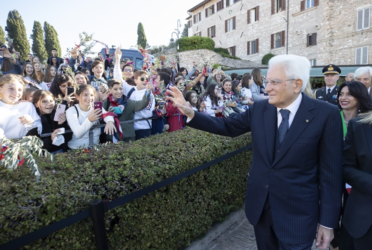 Il Presidente della Repubblica Sergio Mattarella al suo arrivo ad Assisi in occasione della cerimonia di accensione della Lampada di San Francesco