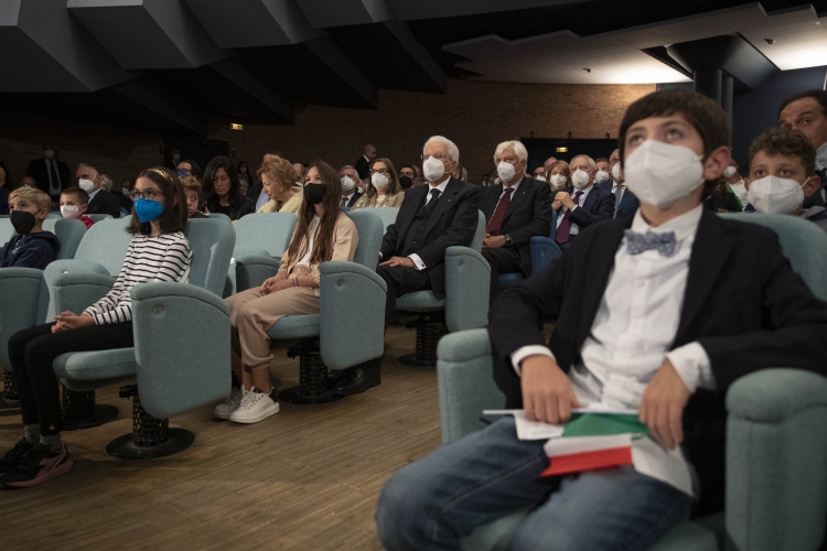 Il Presidente della Repubblica Sergio Mattarella al Teatro Giorgio Busca di Alba,in occasione della cerimonia commemorativa in onore di Michele Coppino per il bicentenario della nascita e di Giuseppe Fenoglio per il centenario della nascita 

