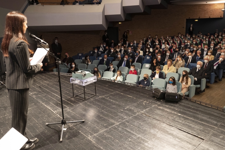 Il Presidente della Repubblica Sergio Mattarella al Teatro Giorgio Busca di Alba,in occasione della cerimonia commemorativa in onore di Michele Coppino per il bicentenario della nascita e di Giuseppe Fenoglio per il centenario della nascita 
