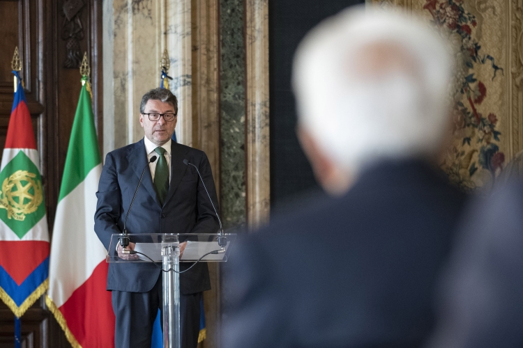 Il Presidente della Repubblica Sergio Mattarella durante l'intervento del Giancarlo Giorgetti, Ministro dello sviluppo economico-Rappresentante del Governo,in occasione della cerimonia di consegna delle insegne di Cavaliere dell’Ordine “Al Merito del Lavoro” 
