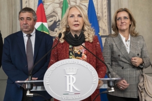 Il Gruppo Parlamentare “Per le autonomie (SVP-Patt, Campobase e Sud Chiama Nord)” del Senato della Repubblica, al termine del colloquio con il Presidente della Repubblica Sergio Mattarella, in occasione delle consultazioni
