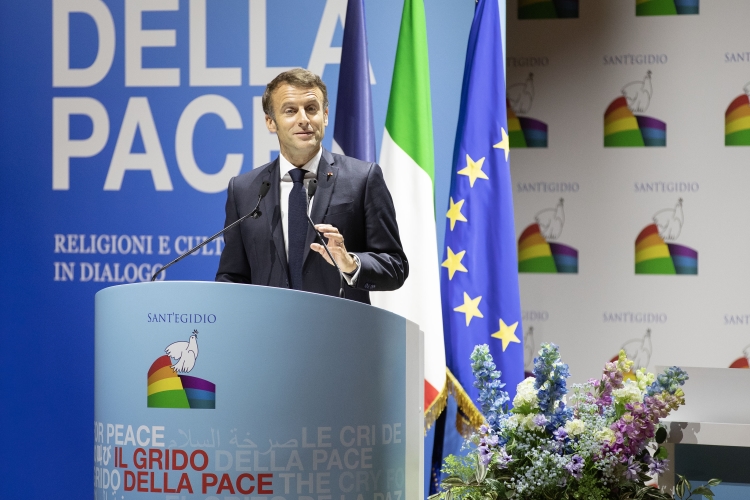 Emmanuel Macron, Presidente della Repubblica Francese, durante il suo intervento,in occasione dell’incontro internazionale per la Pace dal titolo “Il grido della Pace – Religioni e Culture in dialogo” 