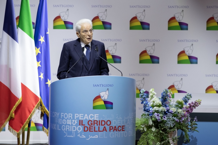 Il Presidente della Repubblica Sergio Mattarella durante il suo intervento in occasione dell’incontro internazionale per la Pace dal titolo “Il grido della Pace – Religioni e Culture in dialogo” 
