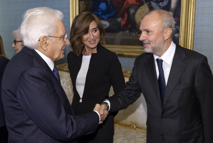 Il Presidente Sergio Mattarella con Anna Maria Bernini, Ministro dell’università e della ricerca, e Orazio Schillaci, Ministro della salute, in occasione della cerimonia di celebrazione de “I Giorni della Ricerca”