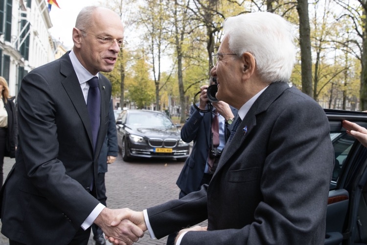 Il Presidente della Repubblica Sergio Mattarella con il Presidente del Senato, Jan Anthoine Bruijn, in occasione della visita di Stato nel Regno dei Paesi Bassi
