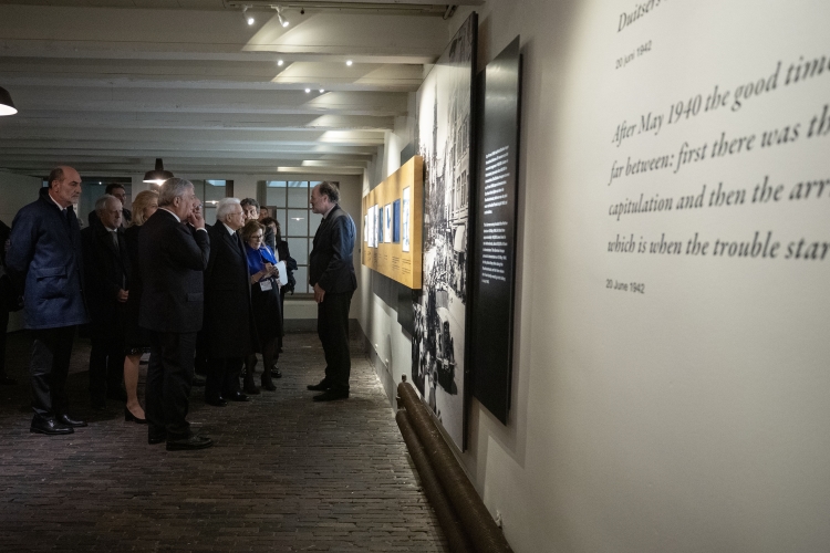 Il Presidente della Repubblica Sergio Mattarella e la Sig.ra Laura,alla Casa – Museo di Anna Frank,in occasione della visita di Stato nel Regno dei Paesi Bassi
