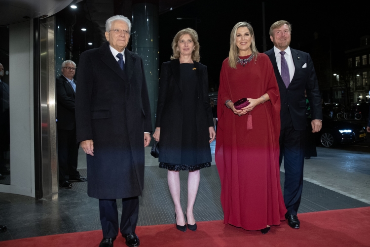 Il Presidente della Repubblica Sergio Mattarellae e la Sig.ra Laura,con le Loro Maestà il Re Willem Alexander e la Regina Máxima,in occasione del concerto di Beatrice e Ludovica Rana 