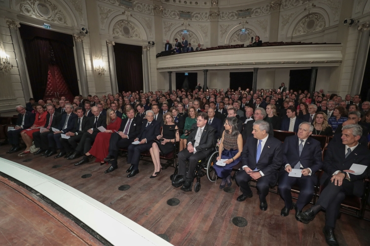 Il Presidente della Repubblica Sergio Mattarellae e la Sig.ra Laura,con le Loro Maestà il Re Willem Alexander e la Regina Máxima,durante il concerto di Beatrice e Ludovica Rana 
