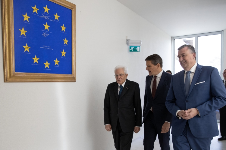 Il Presidente della Repubblica Sergio Mattarella a Maastricth - House of Government, accolto dal Commissario del Re Emile Roemer, in occasione della visita di Stato nel Regno dei Paesi Bassi
