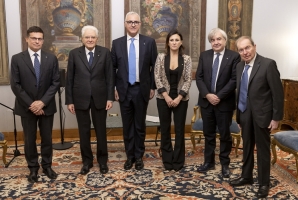 Il Presidente Sergio Mattarella al termine dell'incontro con Stefano Cuzzilla, Presidente CIDA, unitamente ad una delegazione